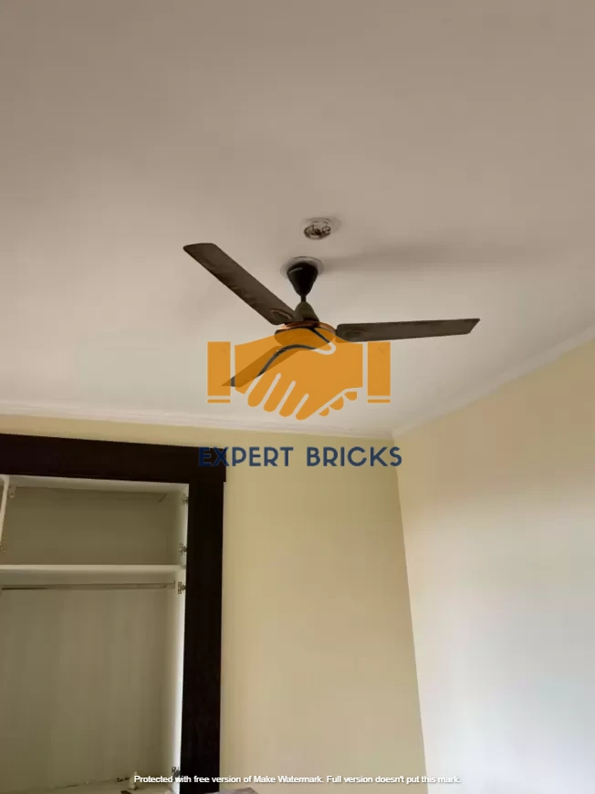 3 BHK flat for rent in paramount emotions noida extension bathrooms